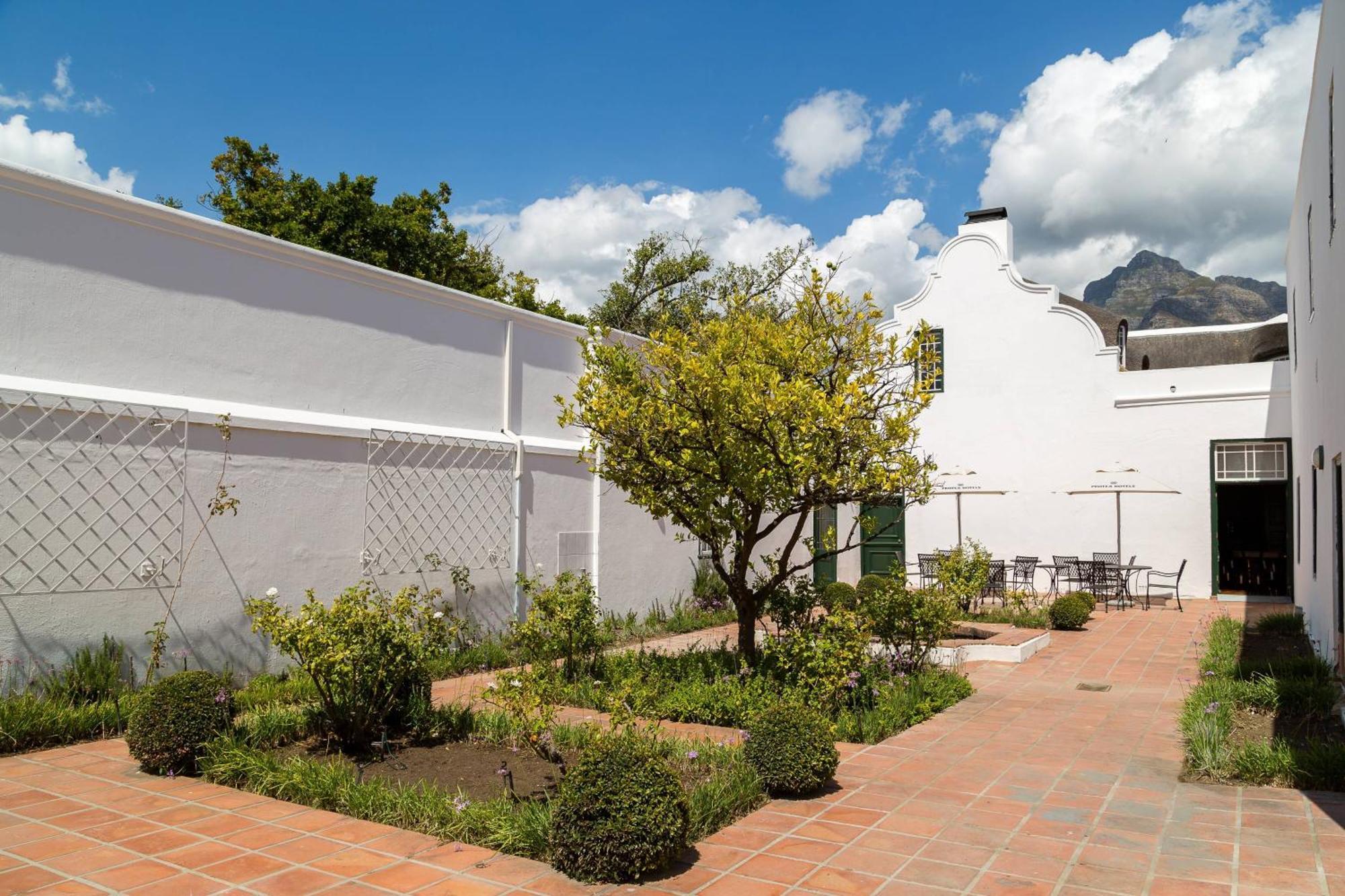 Protea Hotel By Marriott Cape Town Mowbray Εξωτερικό φωτογραφία